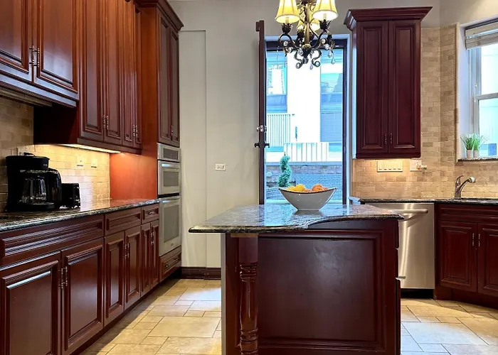 Spectacular Gilded Age 6 Bedroom Gold Coast Mansion With Deck Casa de férias Chicago