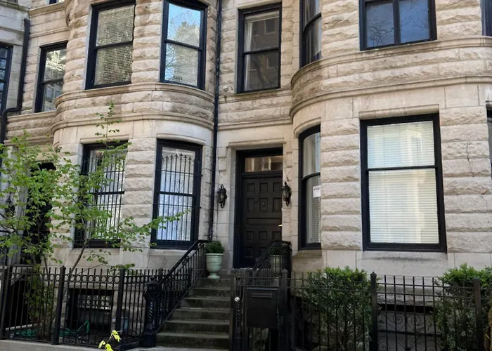 Casa de férias Spectacular Gilded Age 6 Bedroom Gold Coast Mansion With Deck Chicago